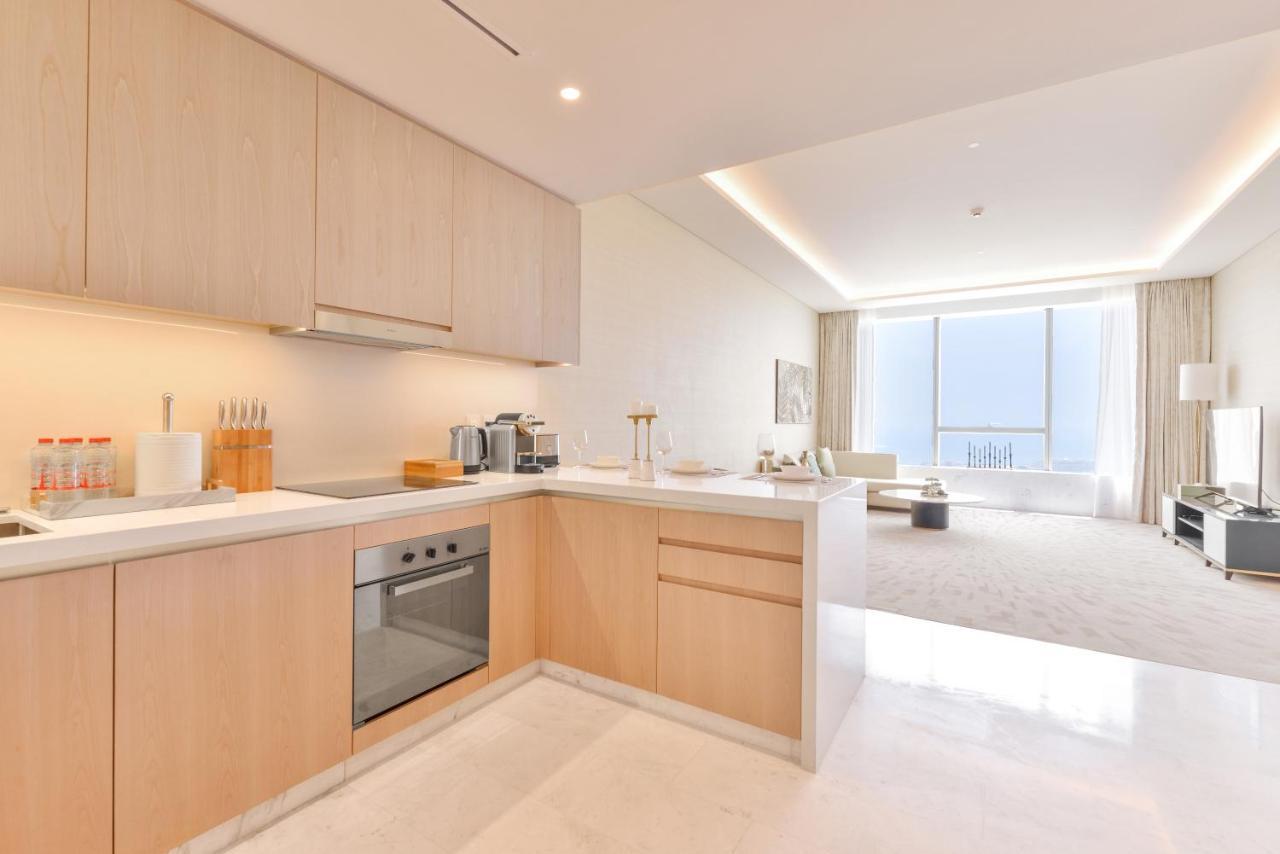 Ultra Luxury Palm Tower With Shared Hotel Facilities Dubai Esterno foto